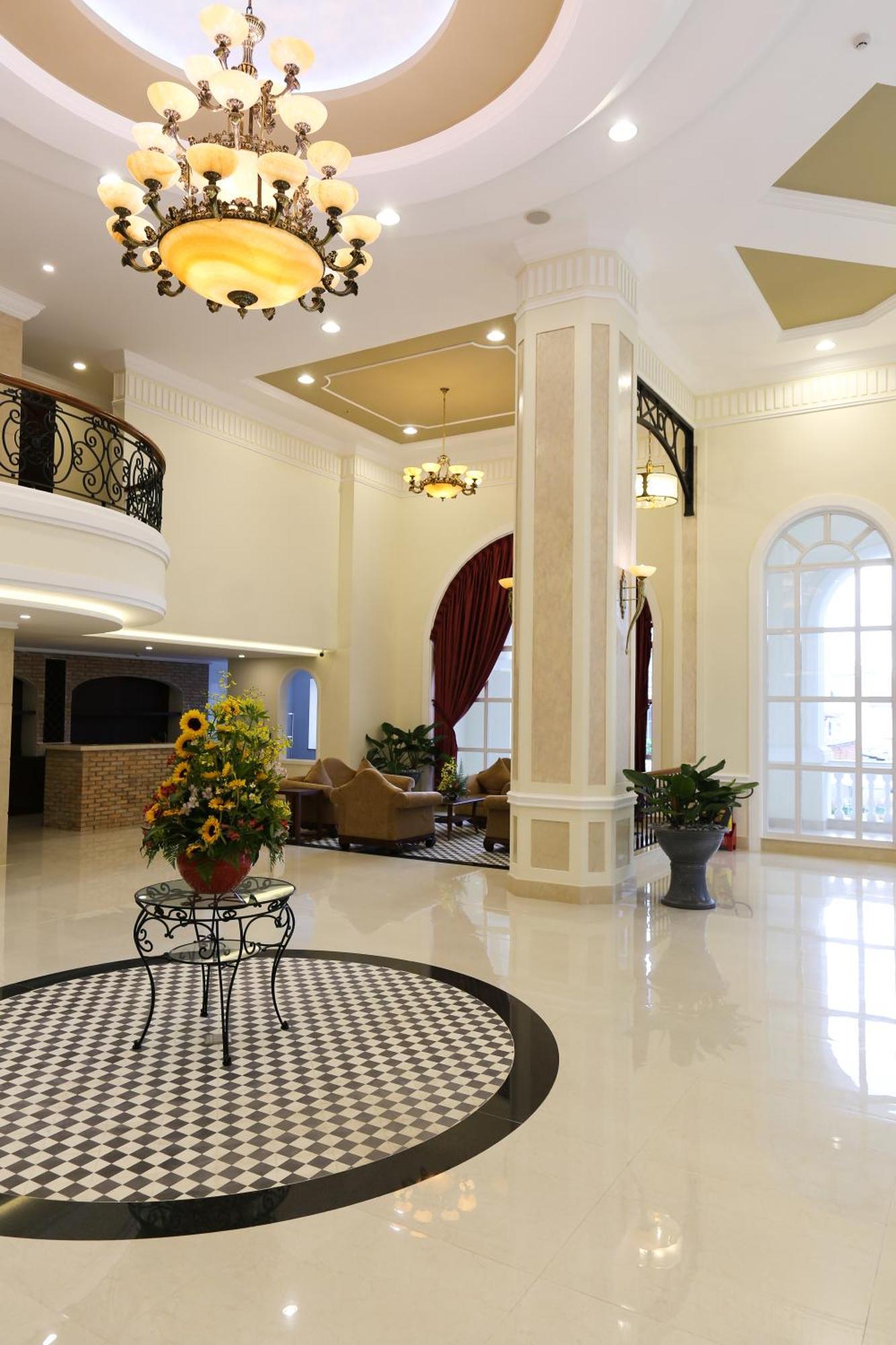 Iris Dalat Hotel Extérieur photo