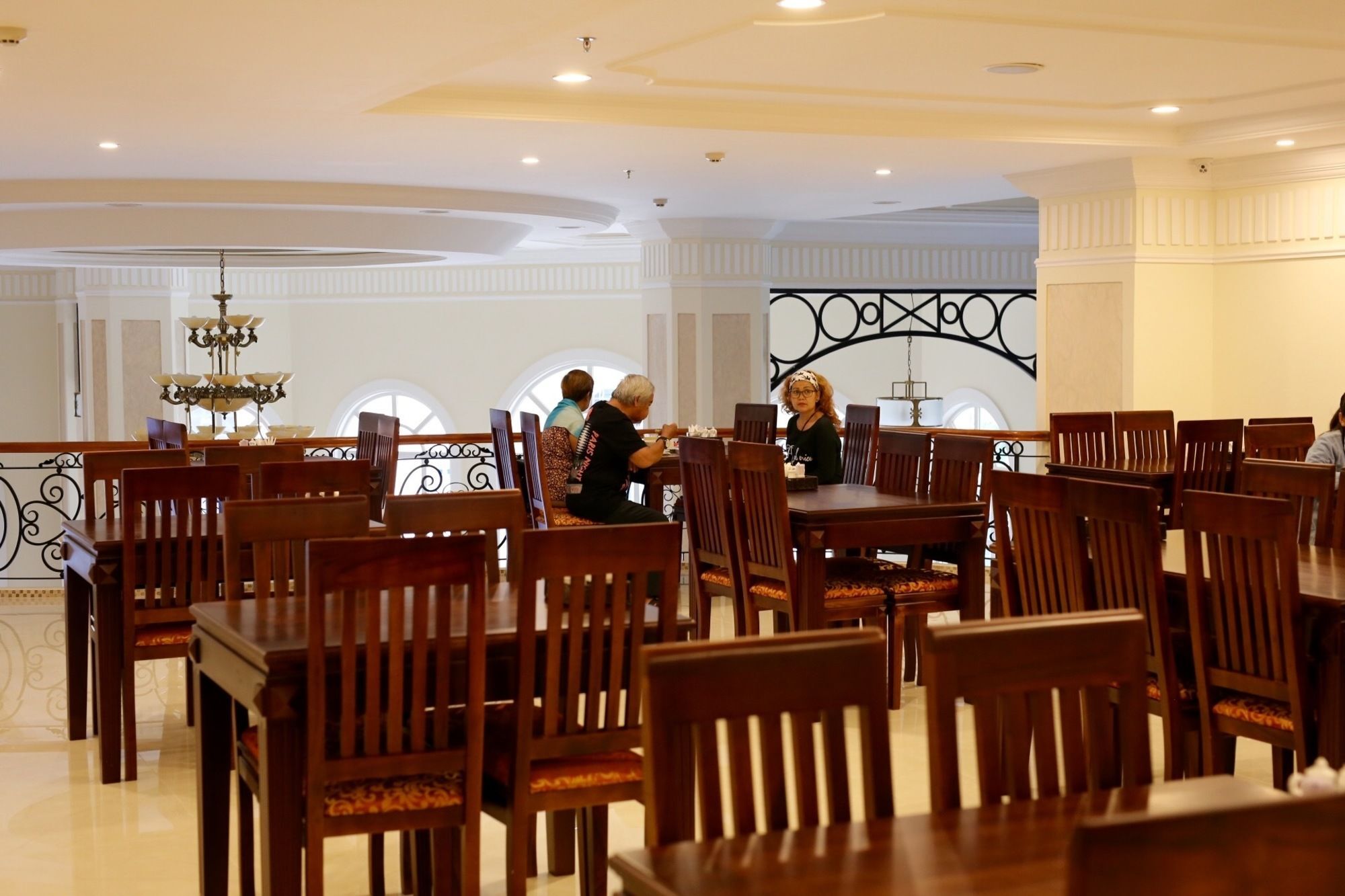 Iris Dalat Hotel Extérieur photo